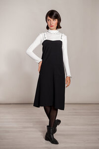 Kurzes Kleid knielang weit schwarz Träger weiß Stickerei Schrift - SinWeaver alternative fashion