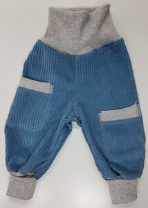Kinder-/Baby-Mitwachshose aus hell-jeansblauem Breitcord mit Taschen - Omilich