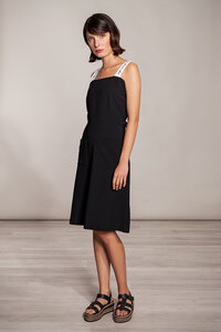Kurzes Kleid schwarz taillen-verstellbarTräger weiß - SinWeaver atternative fashion