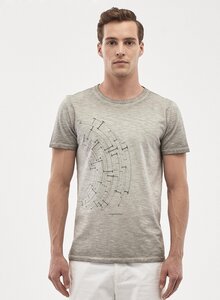 Herren T-Shirt aus Bio Baumwolle mit asymmetrischem Druck - ORGANICATION