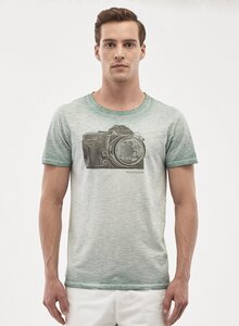 T-Shirt aus Bio-Baumwolle mit Kamera Motiv - ORGANICATION