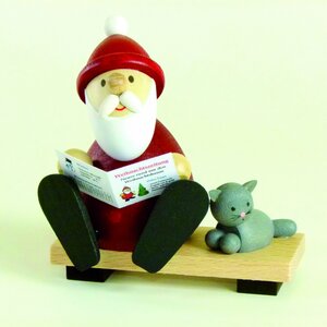 Weihnachtsmann mit Zeitung und Katze - aus dem Erzgebirge - Ullrich Neuhausen