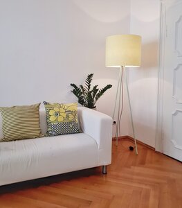 Stehleuchte Tripod Linum PASTELL-GRÜN aus Stahl und Leinen - verschiedene Schirme - lumbono