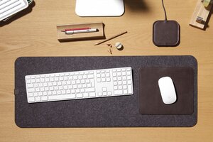 Schreibtischunterlage Moira aus Leder und Wollfilz (Mulesing-frei) - Pack & Smooch