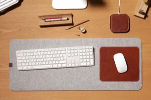 Schreibtischunterlage Moira aus Leder und Wollfilz (Mulesing-frei) - Pack & Smooch