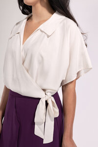 Wickelbluse mit Schleife kurzarm Creme-Weiß - SinWeaver alternative fashion