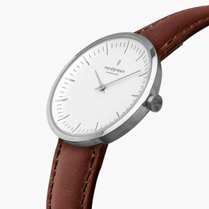 Armbanduhr Infinity Silber - Italienisches Lederarmband - Nordgreen Copenhagen