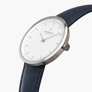 Armbanduhr Infinity Silber - Italienisches Lederarmband - Nordgreen Copenhagen