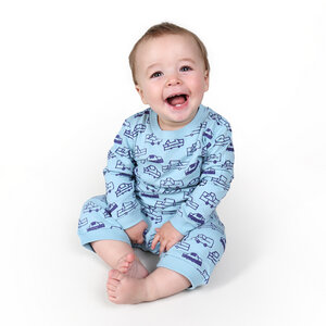 Baby Schlafanzug Langarmshirt mit Hose aus Bio-Baumwolle „Cars“ hellblau- AUSLAUFMODEL! - Kipepeo-Clothing