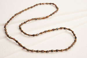 Lange Halskette aus filigranen Papierperlen "ACHOLI MALAIKA" - PEARLS OF AFRICA