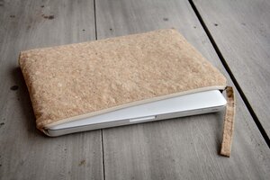 Laptop Hülle 15 " - 16 " Zoll aus Kork, handgemachtes MacBook Case, vegane Notebook Tasche (Natur) - BY COPALA