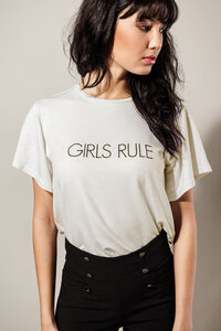 T-Shirt mit Stickerei Statement "Girls Rule" TENCEL Modal - SinWeaver alternative fashion