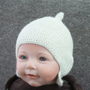 Baby-Häkelmütze Zipfelmütze von tuchmacherin wollweiß - tuchmacherin - handgewebtes design + filz