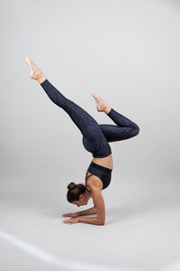 Yoga Leggings – MIDNIGHT ZEBRA - Ambiletics
