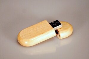USB Stick aus Holz, rund - Vireo