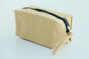 Kraft Papier : Cosmetic bag/ Kosmetiktasche/ Handtasche. Lederoptik - BY COPALA