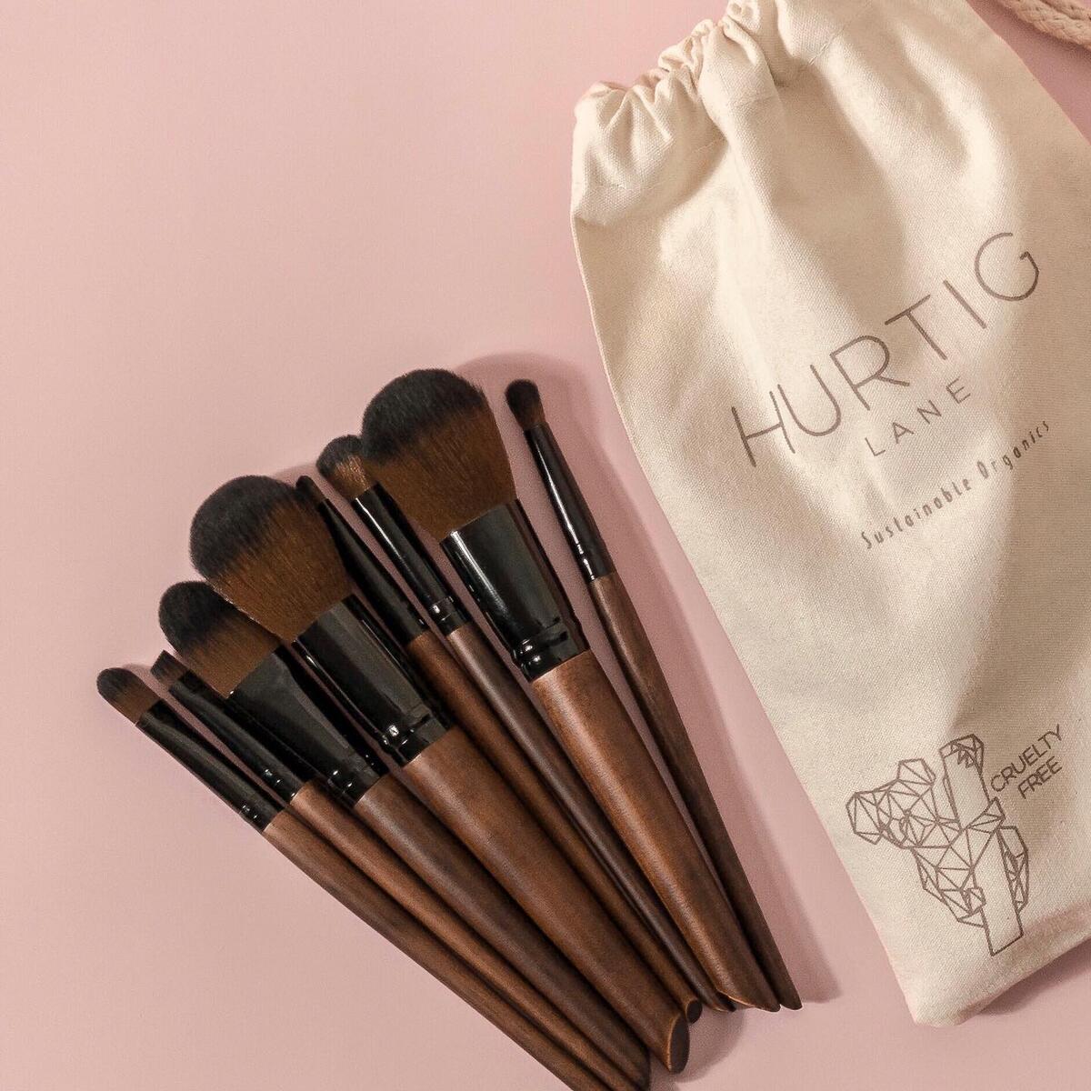 REAL TECHNIQUES Mini Travel Duo – 2-teiliges Make-up-Pinsel-Set Mit Schwamm & Gesichtspinsel, Vegan & Tierversuchsfrei