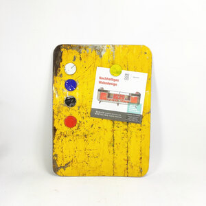 Magnettafel aus recycelten Ölfässern mit 5 bunten Magneten - Industrial Upcycling - Moogoo Creative Africa