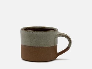 Zweifarbige Kaffee-Tasse aus Keramik mit Griff - FOLKDAYS