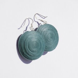 Ohrringe "Ambikha" aus handgeschöpftem Recycling Baumwollpapier - Sundara