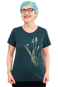 Fair-Trade-Frauenshirt "Brandenburger Naturwiese" - Made in Kenia - dunkelgrün - Hirschkind