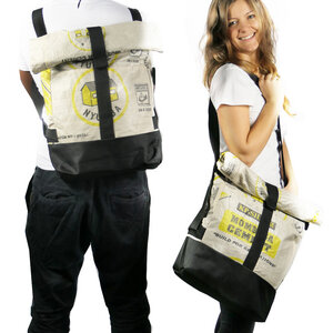 Umhängetasche | recycelt aus Zementsäcken | 2 in 1 Rolltasche und Rucksack in Größe L - Nyuzi Blackwhite