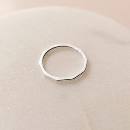 Puristischer Ring mit Kanten aus Sterling Silber - LUXAA®