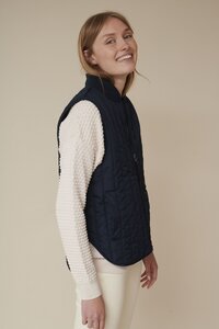 Vegane Steppweste kurz - Louisa Short Vest - aus recyceltem Polyester - Basic Apparel