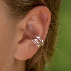 Ohrringe von Nellas Ear Cuffs GOSHA in Silber und Gold - Nella Earcuffs®