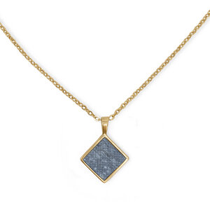 Kurze Halskette Gold mit Kork | 18k vergoldet | Kettenanhänger Quadrat - KAALEE jewelry