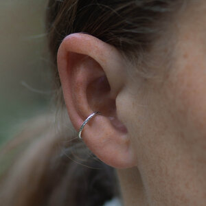 Ohrring von Nella Ear Cuffs PABLO in Silber oder Gold - Nella Earcuffs®