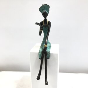 Bronze-Skulptur "Lesende Frau" 25 cm - Moogoo Creative Africa