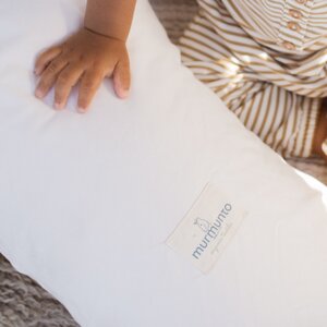 Bio-Stillkissen mit Bio-Schurwolle 42 x 62 cm "Cosy Love Mono" - murmunto organics