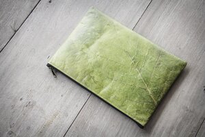 Laptop Hülle 13 " - 14 " Zoll, handgefertigt aus laminierten Blättern, wasserabreisend - BY COPALA