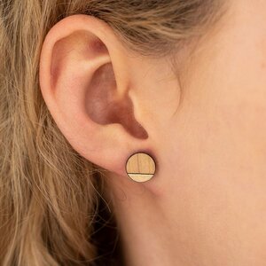 Ohrstecker aus Holz mit Gold - Ohrring Kreis Form 10 mm mit Edelstahl - handgefertigt - JUNGHOLZ Design