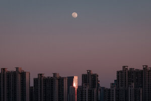 Poster / Leinwandbild - Shanghai Moonbeams - Photocircle
