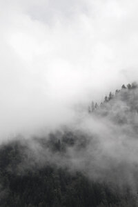 Poster / Leinwandbild - Above the clouds 1/2 - Photocircle