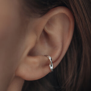 Ohrringe von Nella Ear Cuffs LOTTE aus Silber oder Gold - Nella & Sina