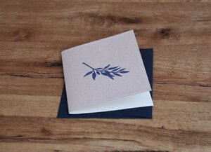 Handbedruckte Stoff-Grußkarte "Blaue Pflanze" mit Briefumschlag - luscinia