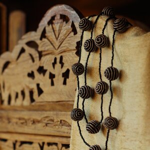 Halsketten aus Laos Spiralmuster - Schönes aus Indochina