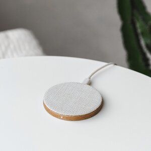 Wireless Charger, Induktive Ladestation aus Holz - mit Fast Charging Adapter (USB-C) - Woodcessories