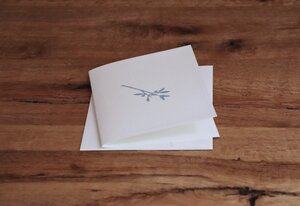 Handbedruckte Stoff-Grußkarte "Zarte Blume" mit Briefumschlag - luscinia