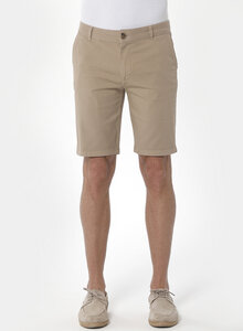Slim Chino-Shorts aus Bio-Baumwolle - ORGANICATION