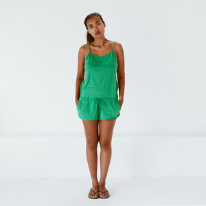 Mini-Jumpsuit aus Jerseystoff/recycelt in den Farben Gelbgrün und Schwarz - The Driftwood Tales