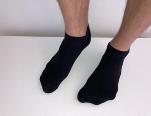 Sneaker Socken für Herren aus Bio-Baumwolle, schwarz, fair hergestellt - flat design by Mareike Kriesten