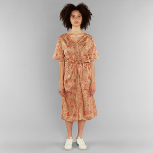 Kleid BORNHOLM - palm leaves - beige - DEDICATED