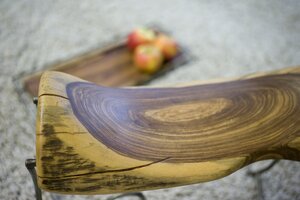 Sitzbänkchen Hocker "Nisa Tabru" Unikat Altmetall Palisander-Holz - Moogoo Creative Africa