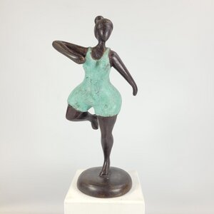 Bronze-Skulptur "Bobaraba Gymnaste" by Alain Soré | 1kg 23cm | Unikate - Moogoo Creative Africa
