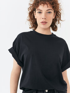 #medo - boxy T-Shirt aus Bio-Baumwolle mit engem Crew-neck und weiten Ärmeln - NINE TO FIVE
