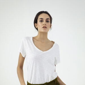 Rebecca Damen V-Neck Kurzarm T-Shirt aus Flame Bio Baumwolle - d'Els
